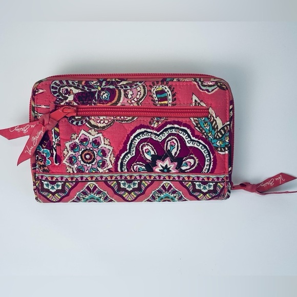 VERA BRADLEY ENGLISH MEADOW FRILL RUFFLE WRISTLET WALLET AUTHENTIC - Picture 2 of 7